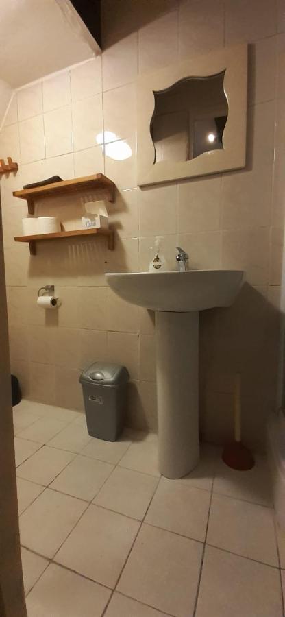Iru, Not For Parties, Not A Hotel, Room With No Kitchen Amsterdam Luaran gambar