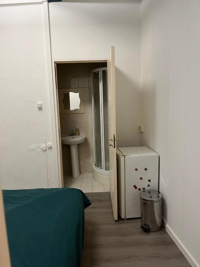 Iru, Not For Parties, Not A Hotel, Room With No Kitchen Amsterdam Luaran gambar